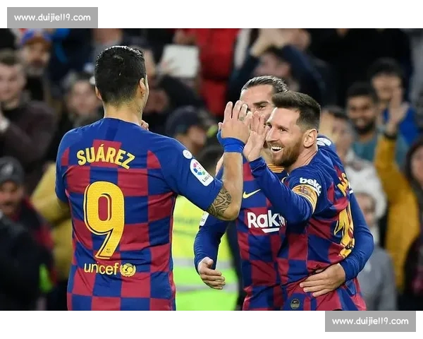 精彩对决回顾:本场足球赛后的关键表现与战术分析 精彩对决回顾:本场足球赛后的关键表现与战术分析